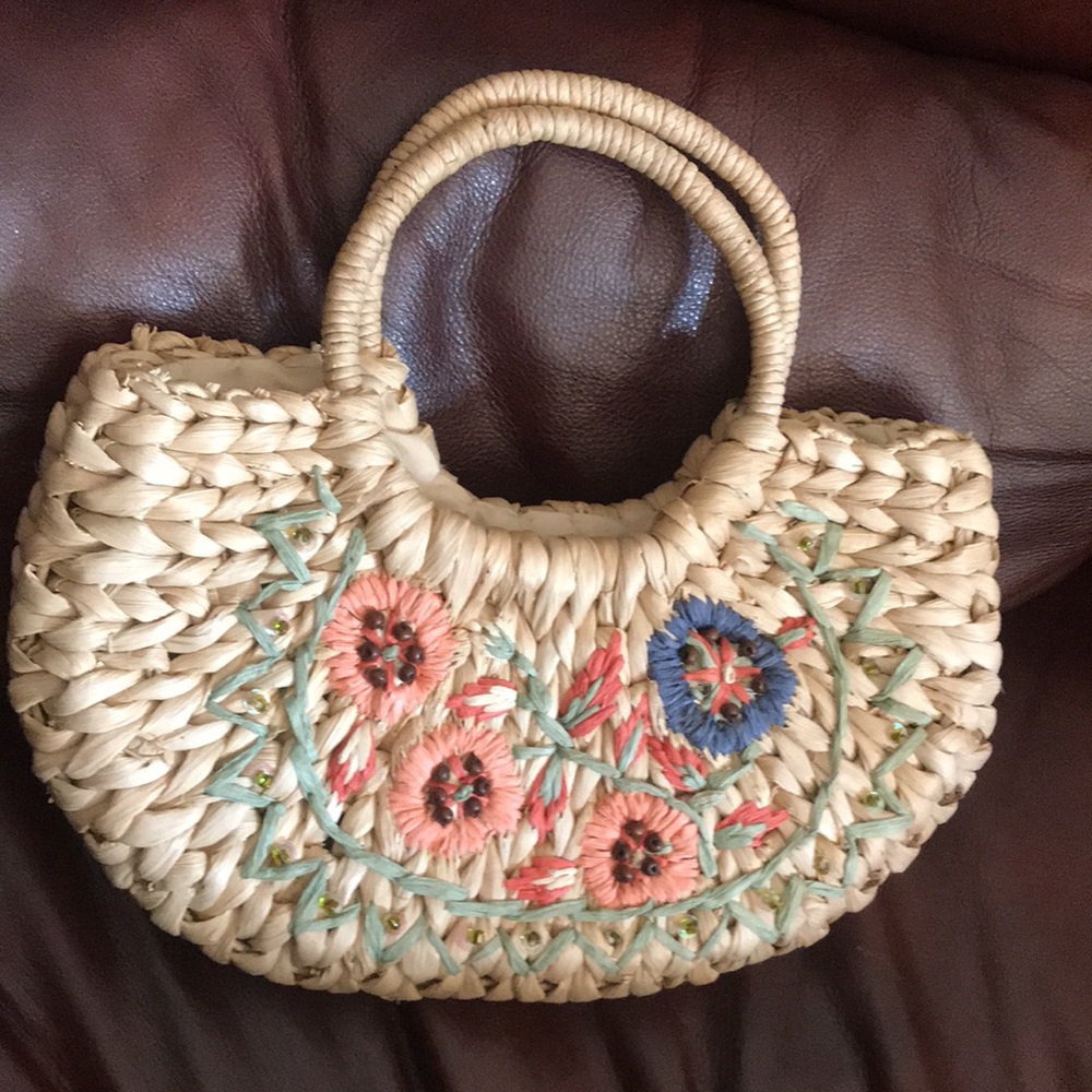 Woman’s Straw detail bag